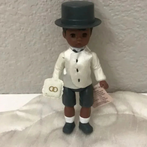 NEW 2 McDonalds Madame Alexander Flower Girl & Ring Carrier Collectible 5" Dolls - Picture 5 of 7